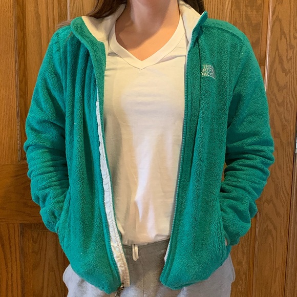 The North Face fuzzy jacket - Picture 4 of 6